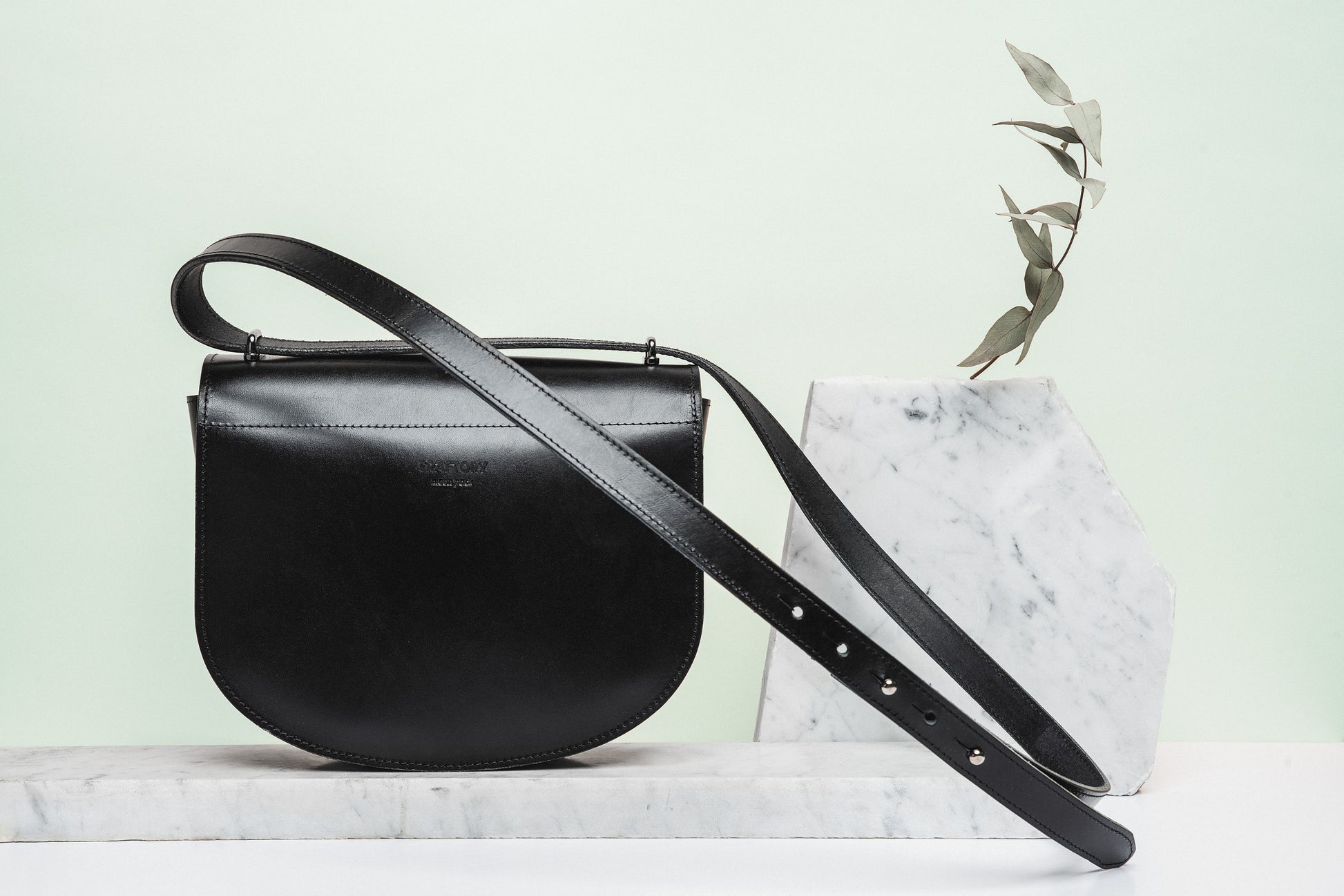 Leather Handbag Moon Pack - Black